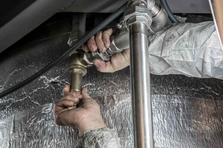Gasinstallation — Gasleitungen und Gasgeräte